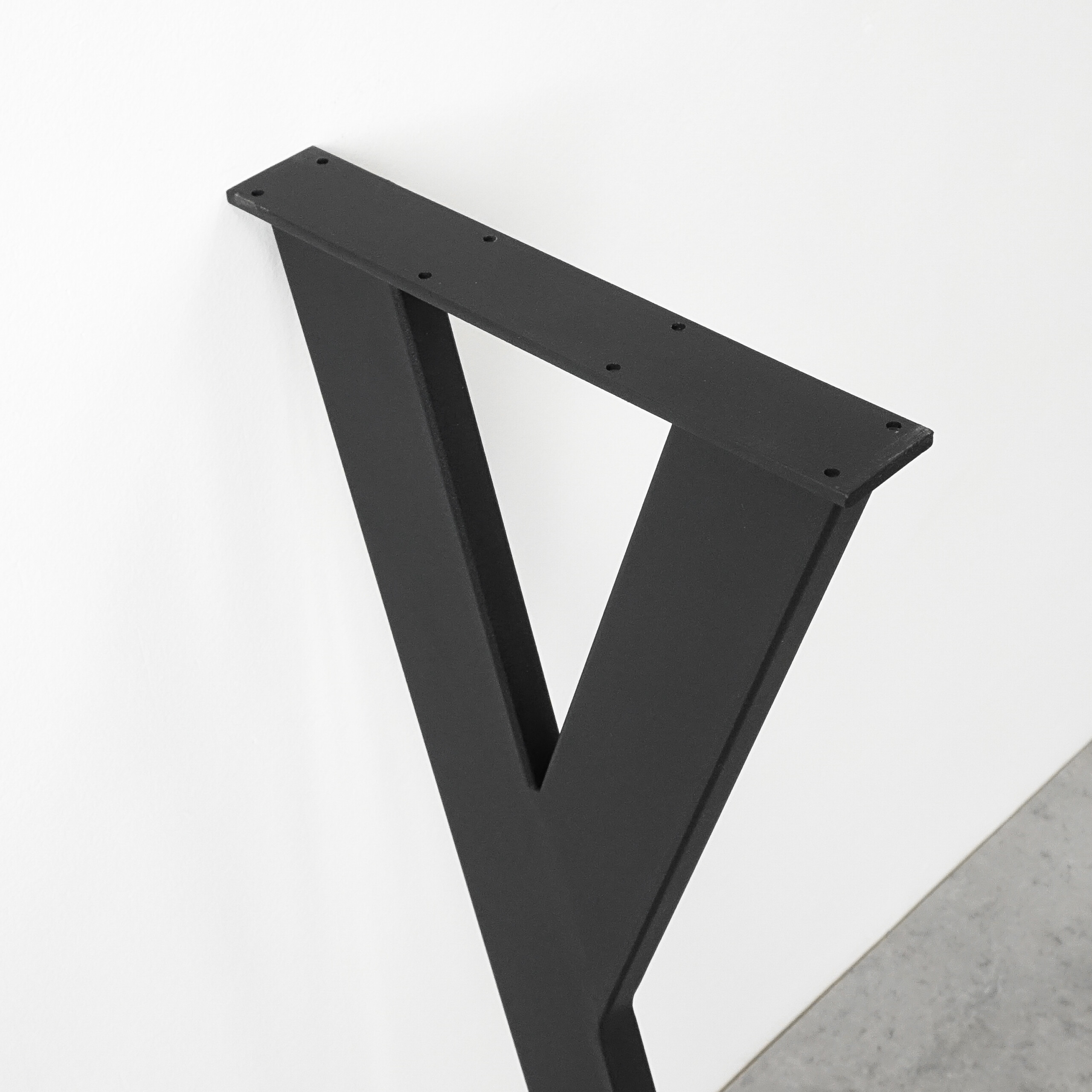 Metallist lauajalg Y pealt